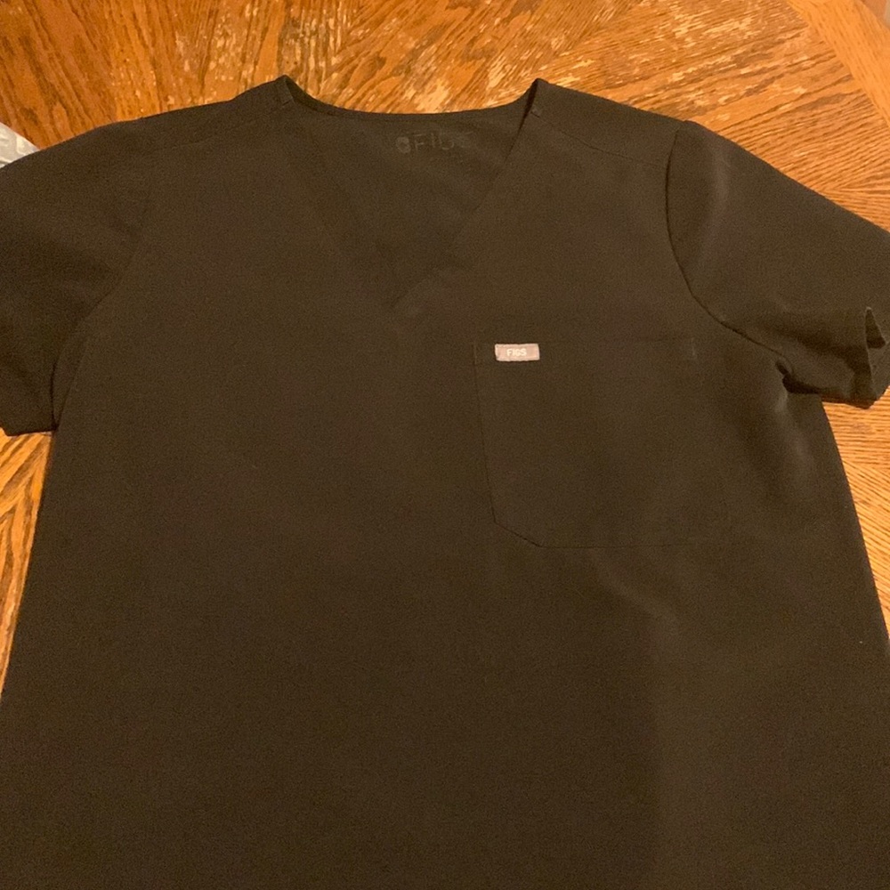 Figs black scrub top